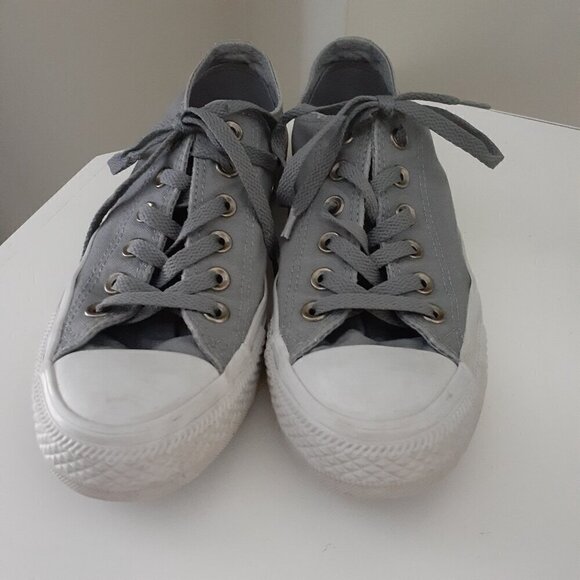 Converse Women's Size 8 Unisex Light Gray Canvas All Star Chuck Taylor Sneakers - Picture 2 of 12